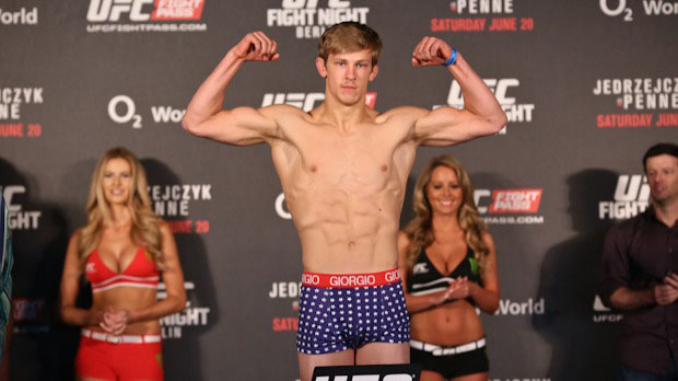 Arnold Allen Arnold Allen (born 22 January 1994) is an English mixed martial artist who competes in the Featherweight division of the Ultimate Fighting Championshi...
